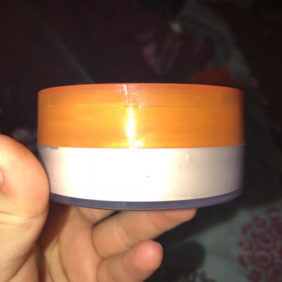 Face powder - Picture 2 of 4